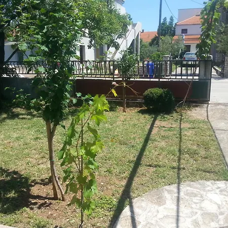 With Parking Space Biograd Na Moru, Biograd - 11150 アパート *